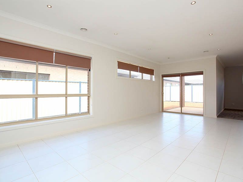 23 Manny Paul Circuit, Burnside Heights - Thumbnail 5