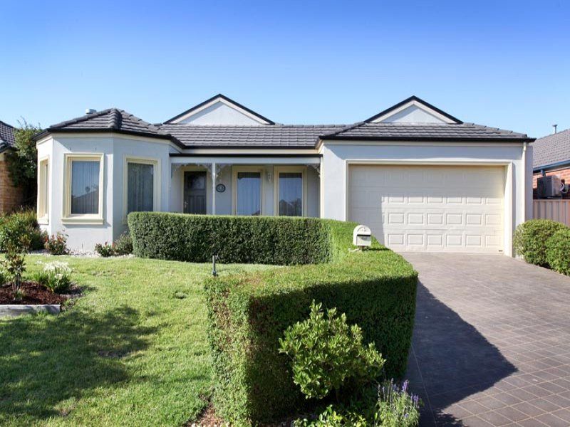 9 Dunstall Gardens, Caroline Springs - Thumbnail 2