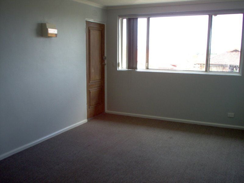 NEAT & TIDY TWO BEDROOM APARTMENT