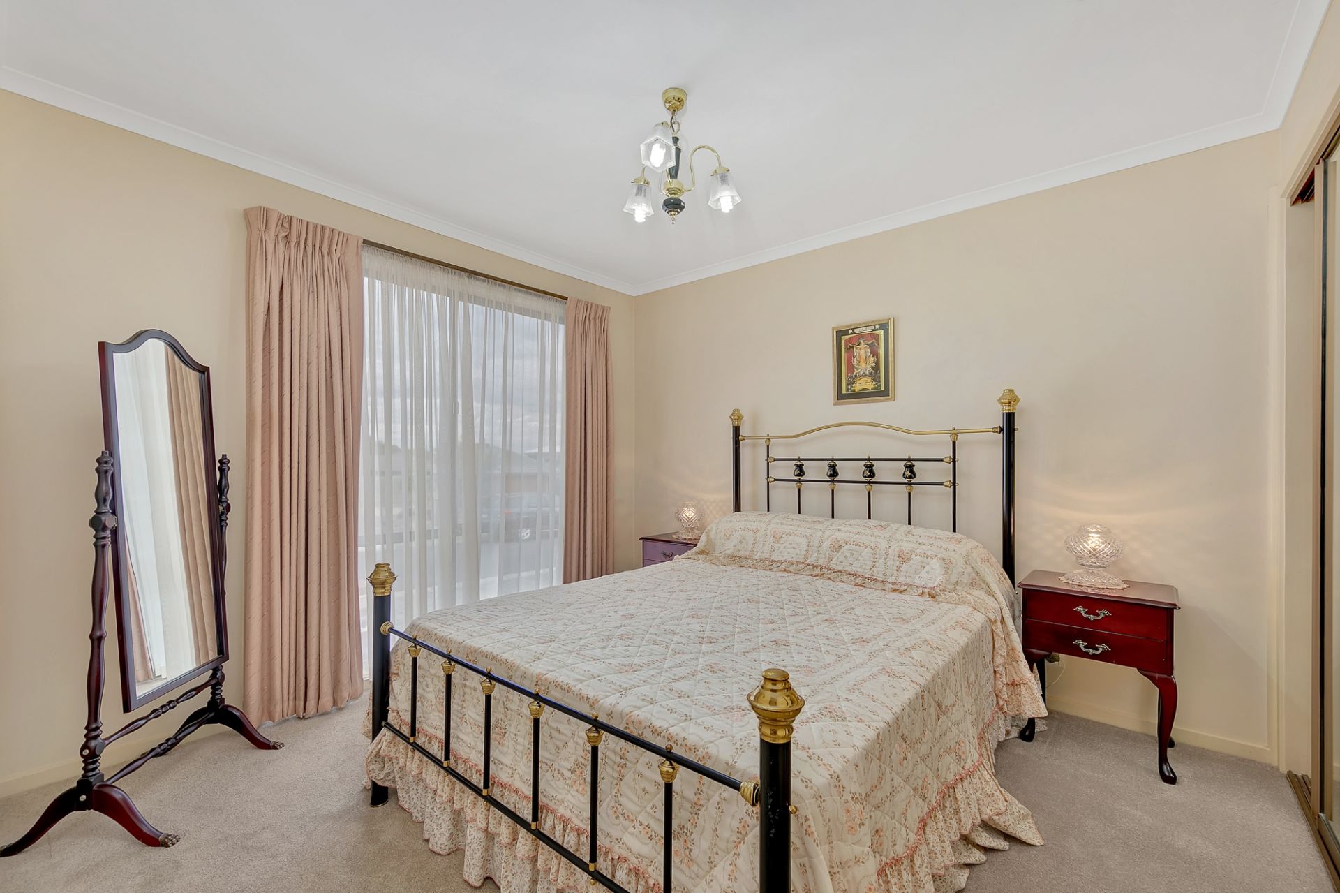 Tailor-Made For Easy Living     Auction This Saturday @ 12.30pm