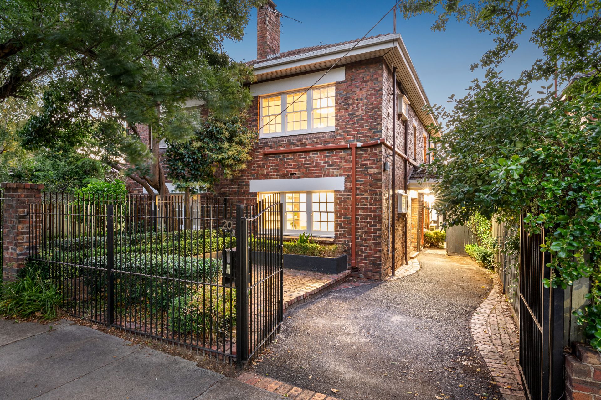 Kay & Burton 20 Ellerslie Place, Toorak