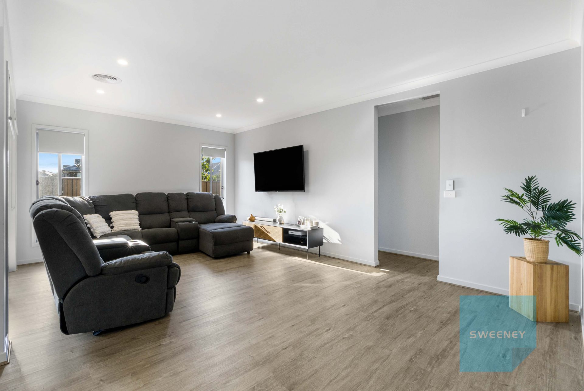 32 Livingston Drive, Rockbank - Thumbnail 6