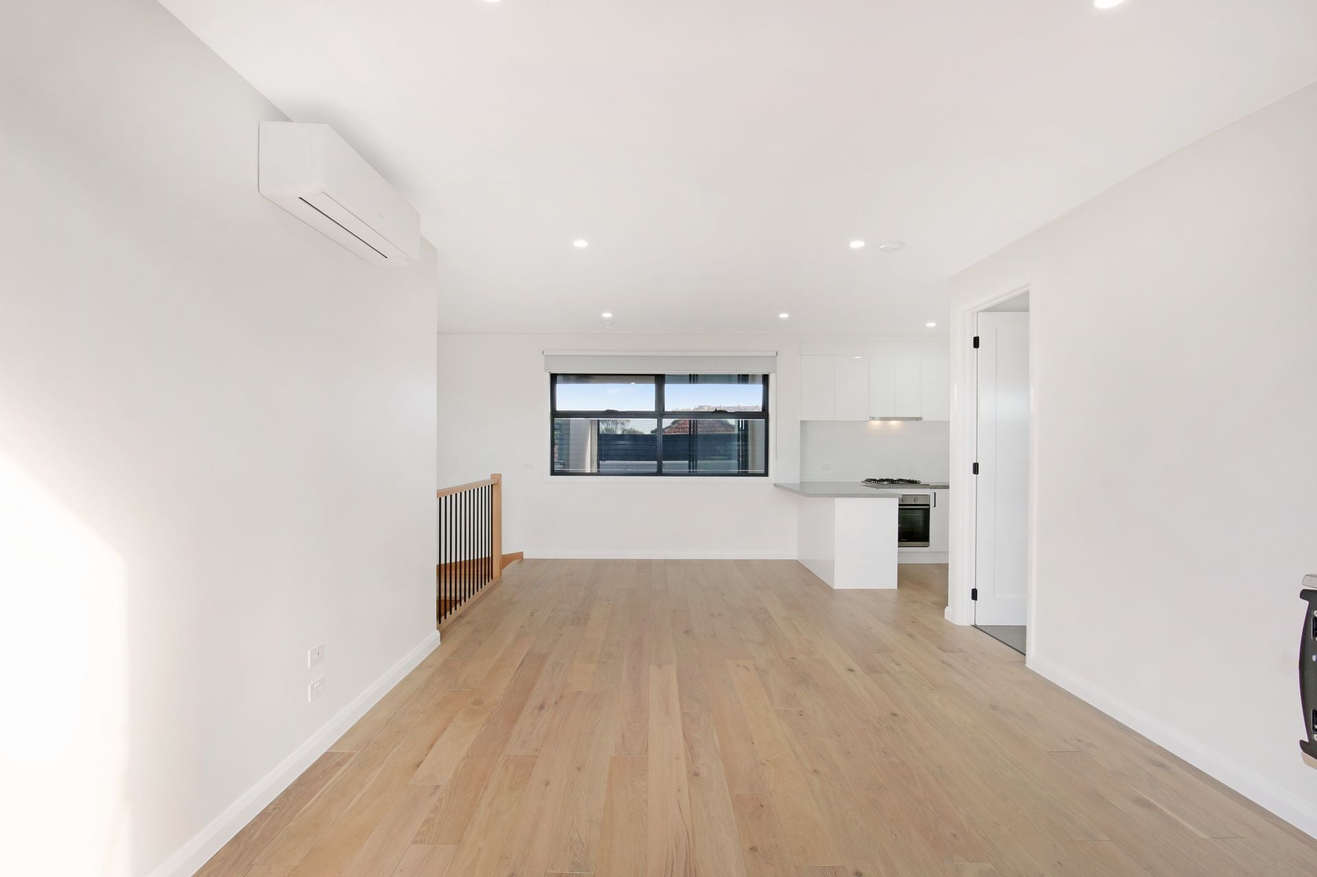 Well-Equipped Two Bedroom Townhouse in the Heart of Thornbury!