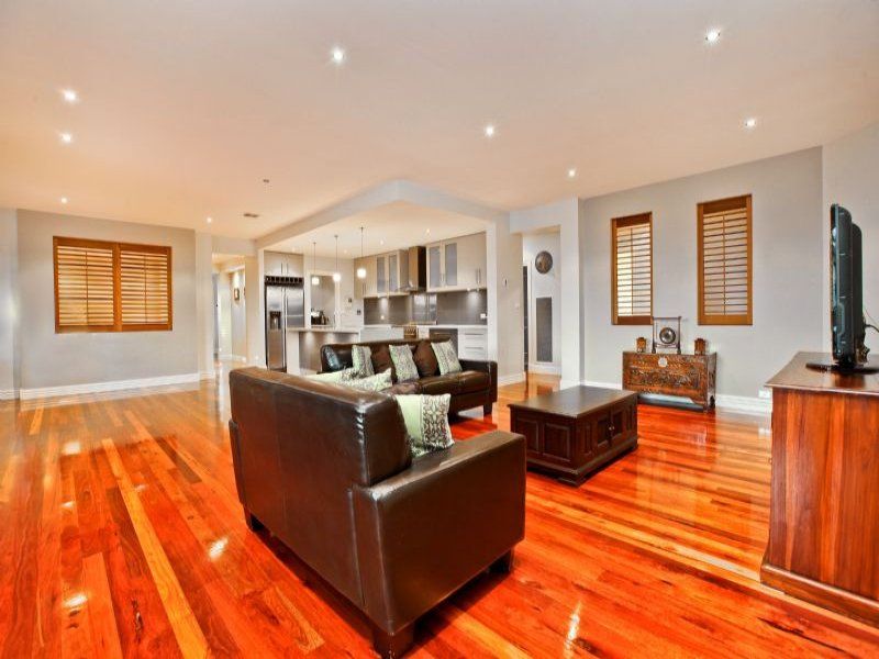 5 Holcolme Street, Caroline Springs - Thumbnail 6
