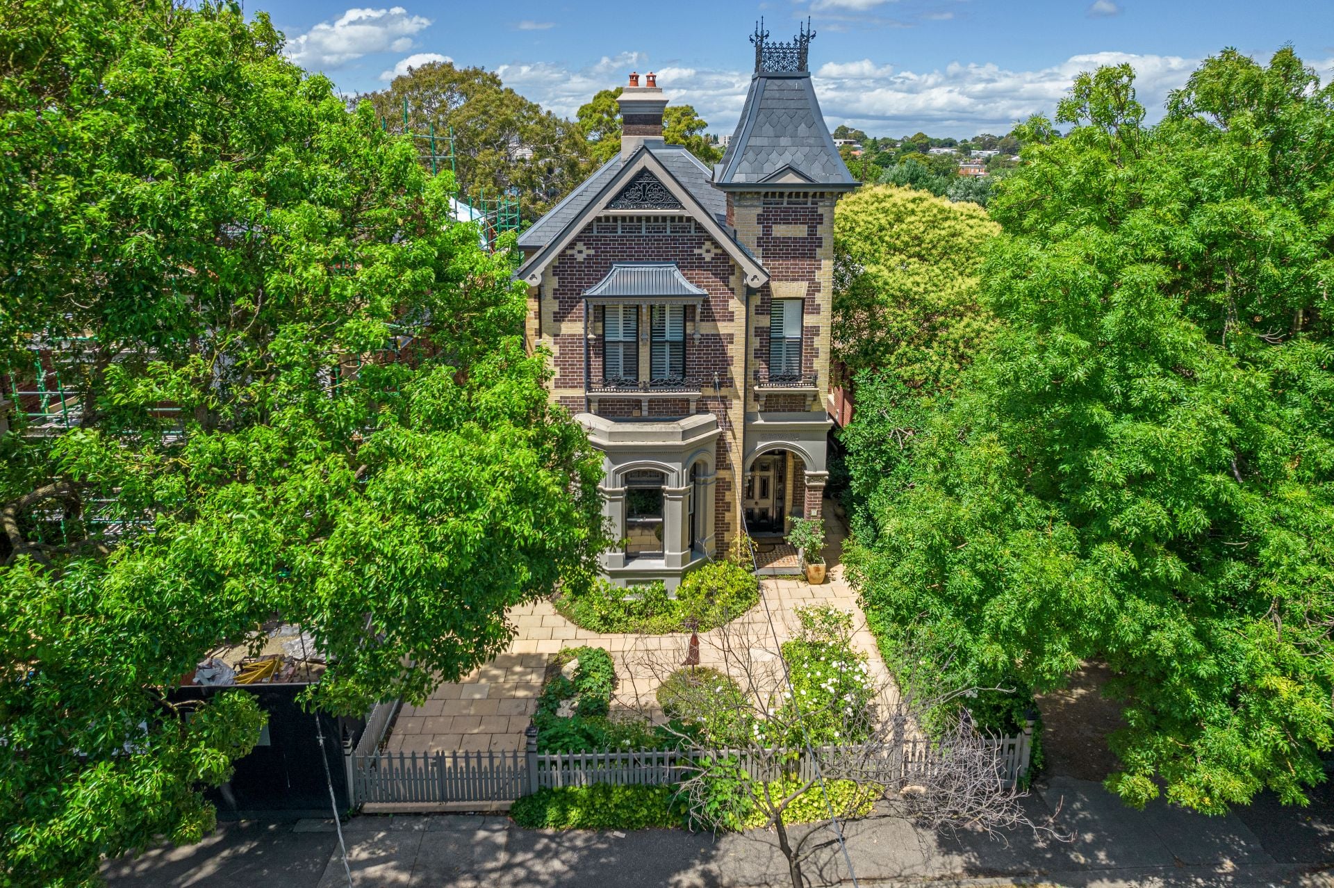 Kay & Burton 9 Yarra Street, Hawthorn