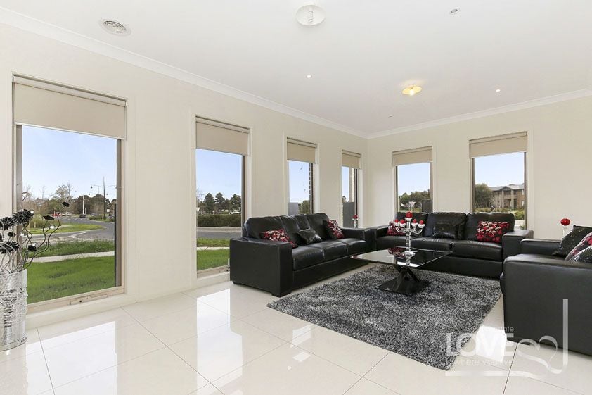 STYLISHNESS, SIZE & LOCATION, WHAT A WINNER!