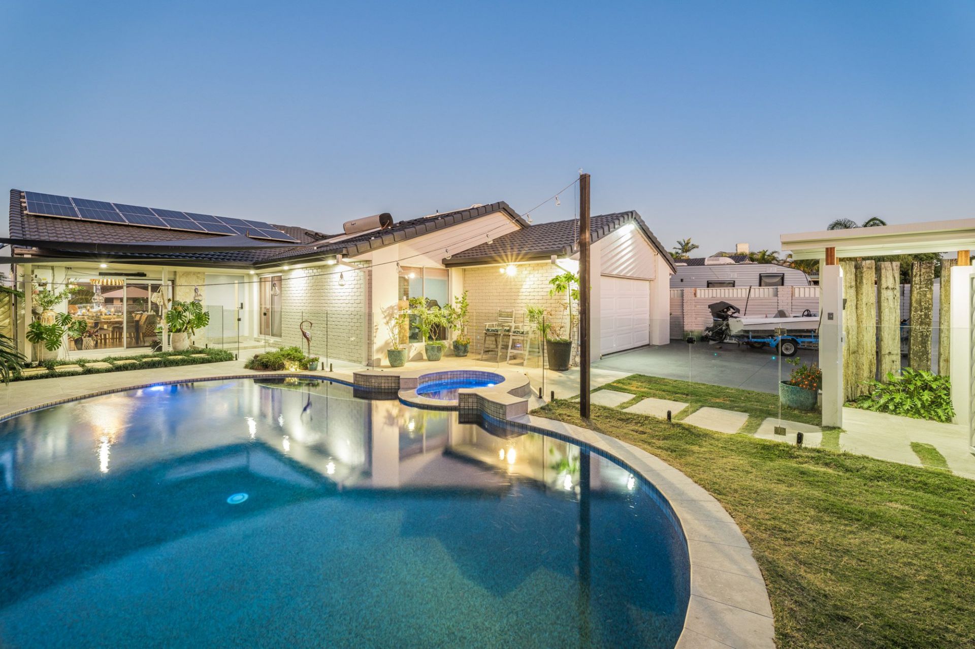 $ 2,060,000, Runaway Bay - Thumbnail 3