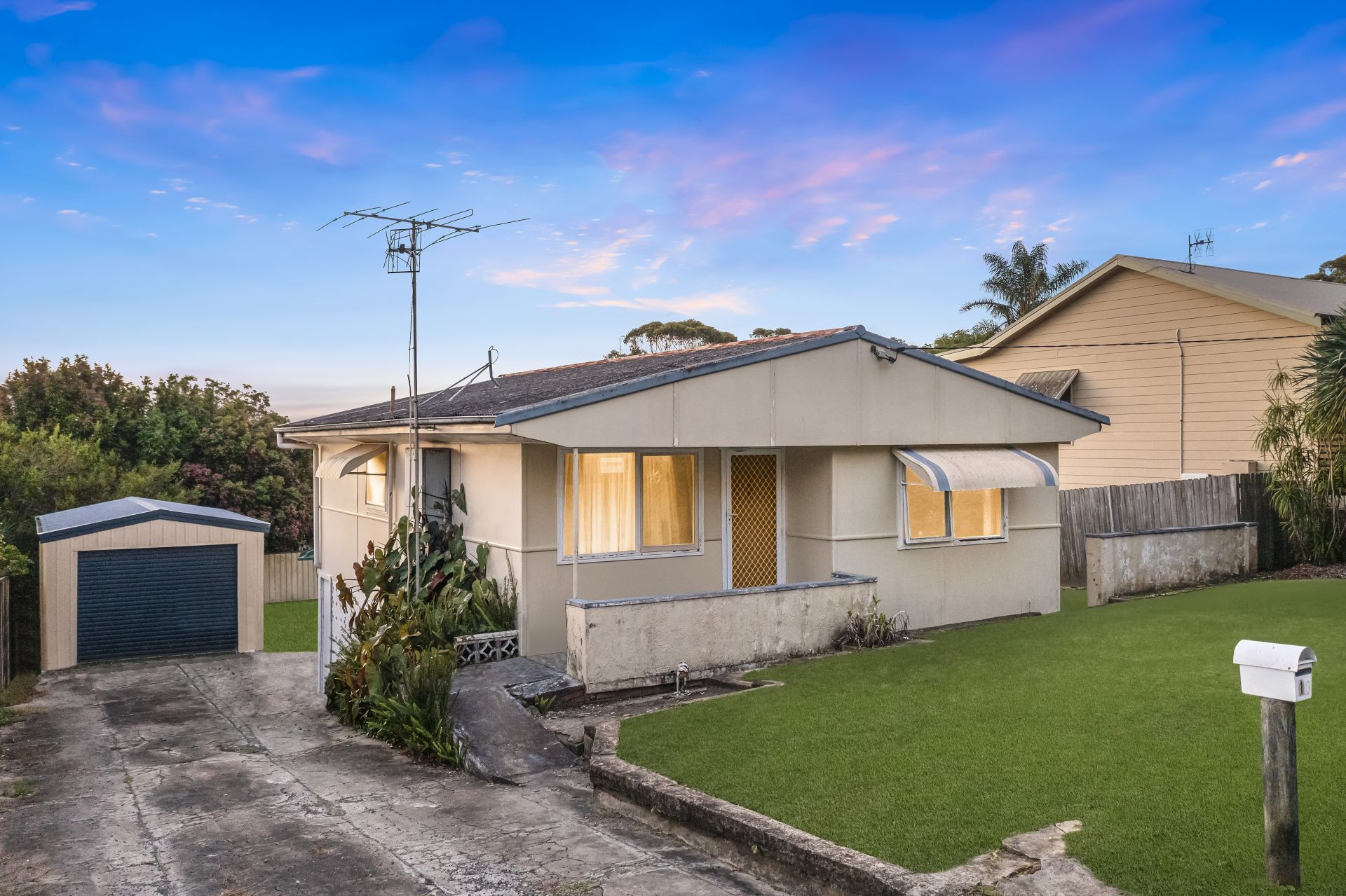 10 Toongara Avenue, Bateau Bay Whiteman Property