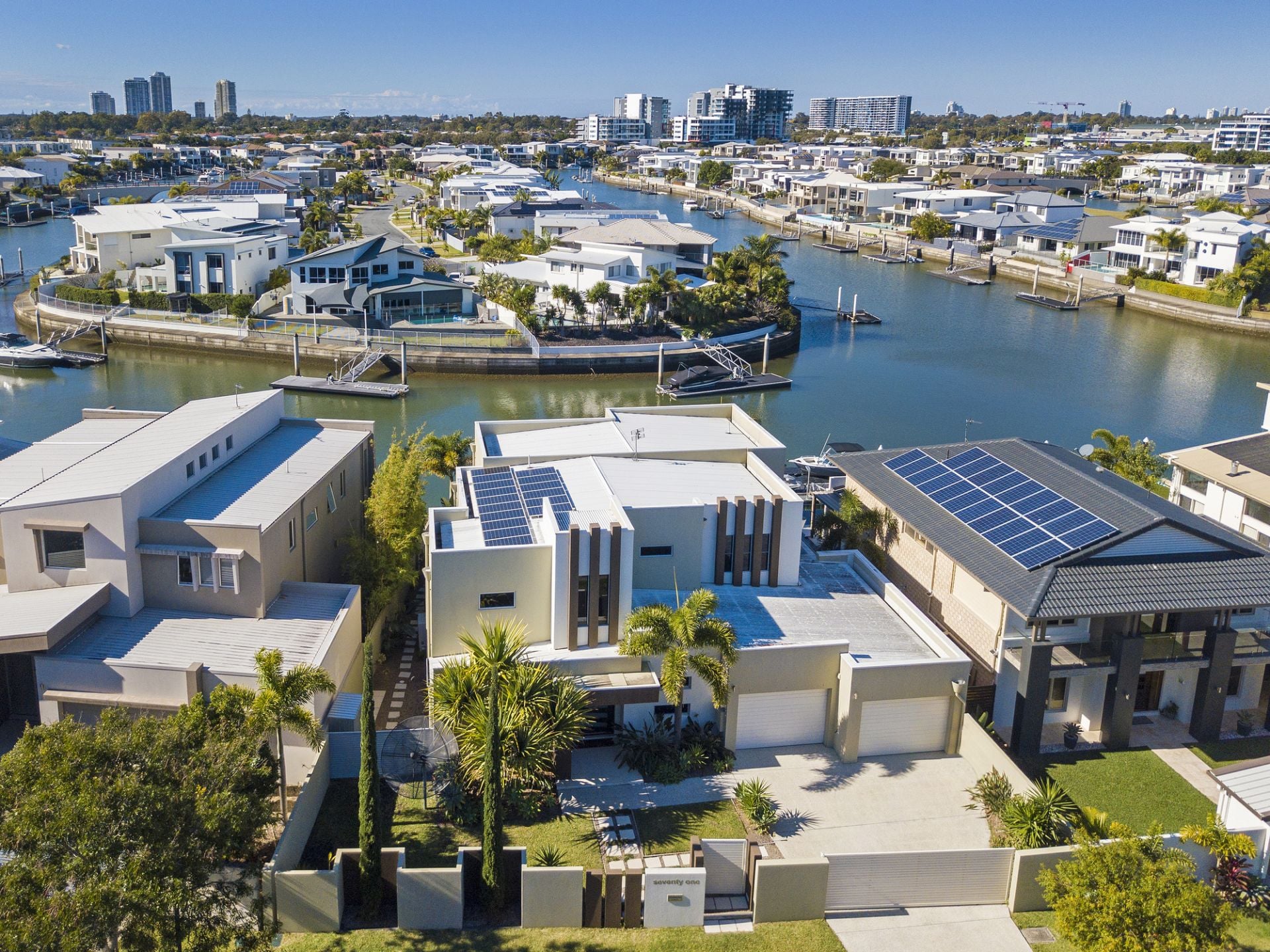 71 Compass Drive, Biggera Waters - Thumbnail 2