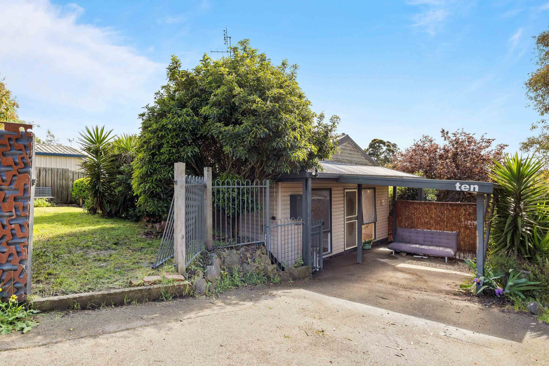 10 Tregurtha Street Golden Point VIC, Golden Point - Thumbnail 2