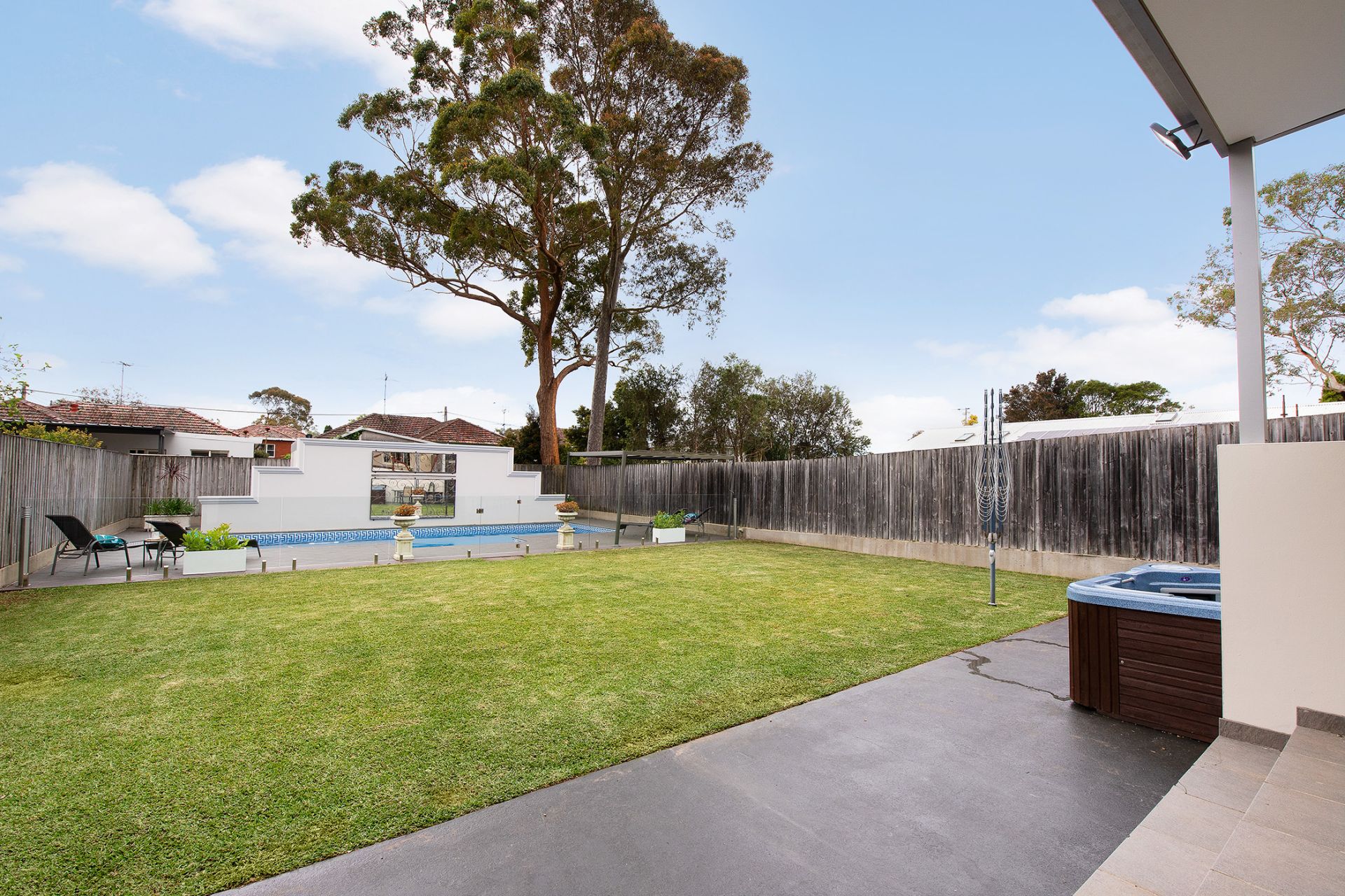 7 Avenel Road, Gymea Bay Luxe Agency by Maurice Maroon