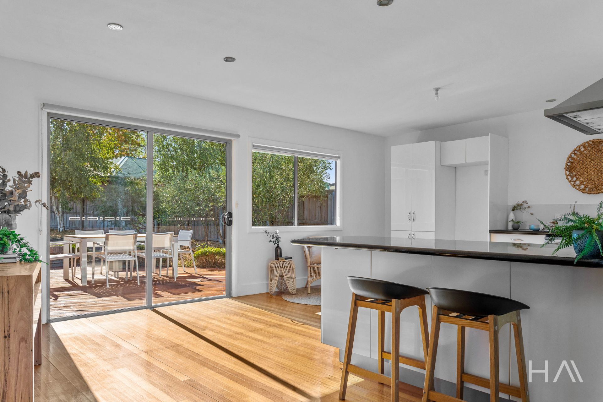 9 Caprice Court Newnham, Newnham - Thumbnail 6