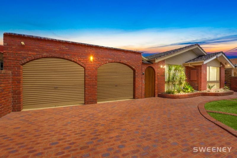 22 Polly Woodside Drive, Altona Meadows - Thumbnail 2