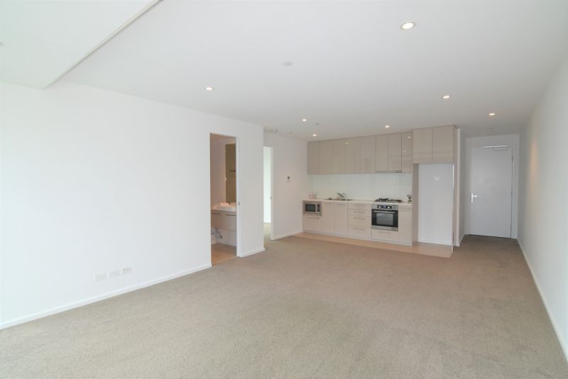 Large Two Bedroom CBD Apartment with Stunning Views and Carpark included!