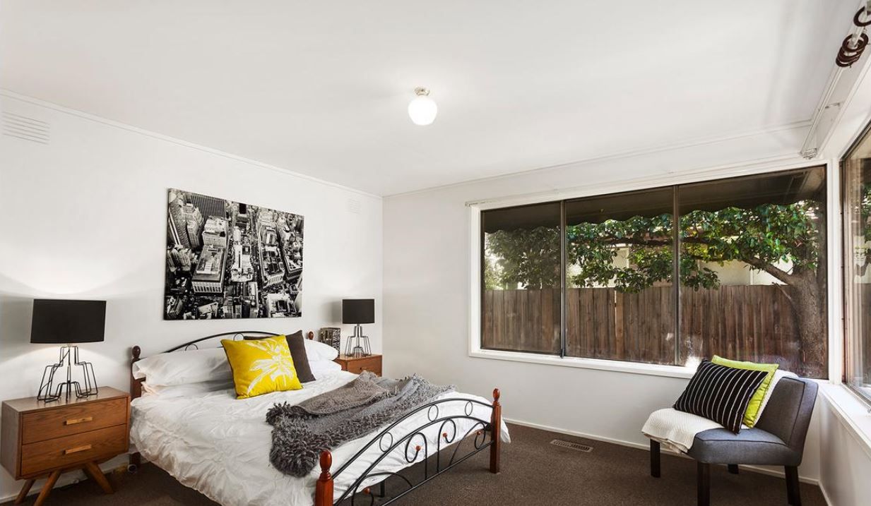 FOUR BEDROOMS, GREAT LOCATION AND SOLAR PANELS.