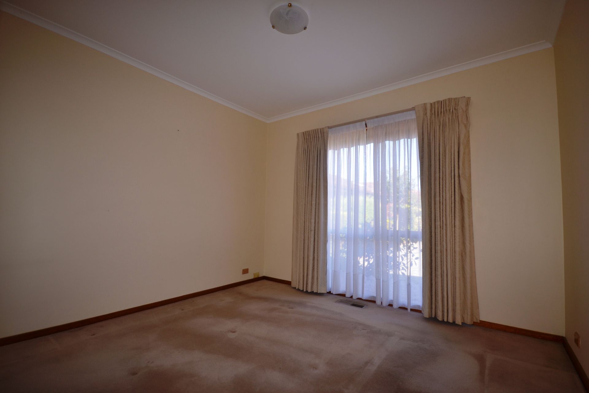 AS BIG AS A HOUSE AND ALL WITHIN WALKING DISTANCE TO TRAIN, TRAMS AND BUSES