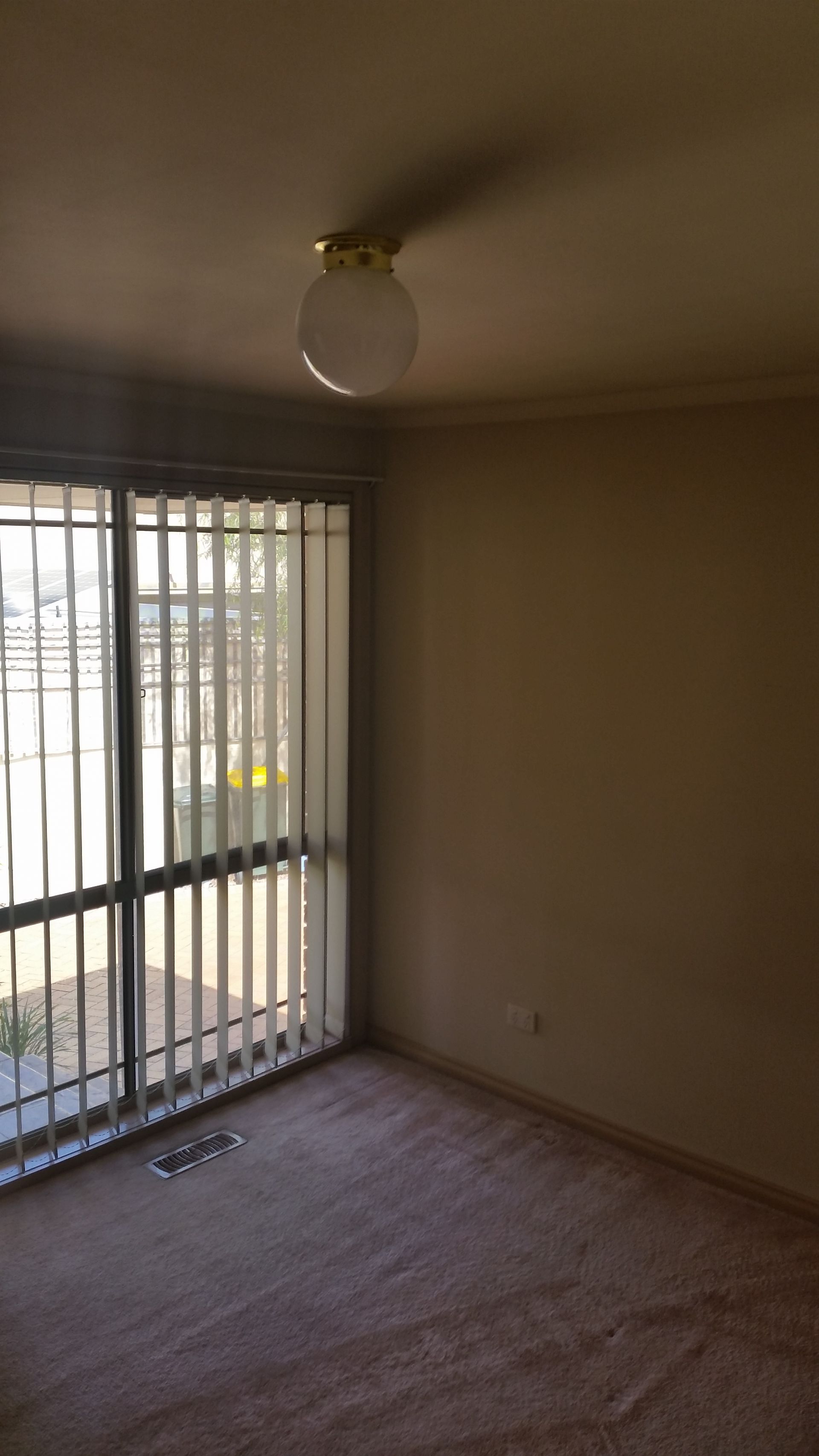 Beautifully Presented, Ideally Situated Unit!