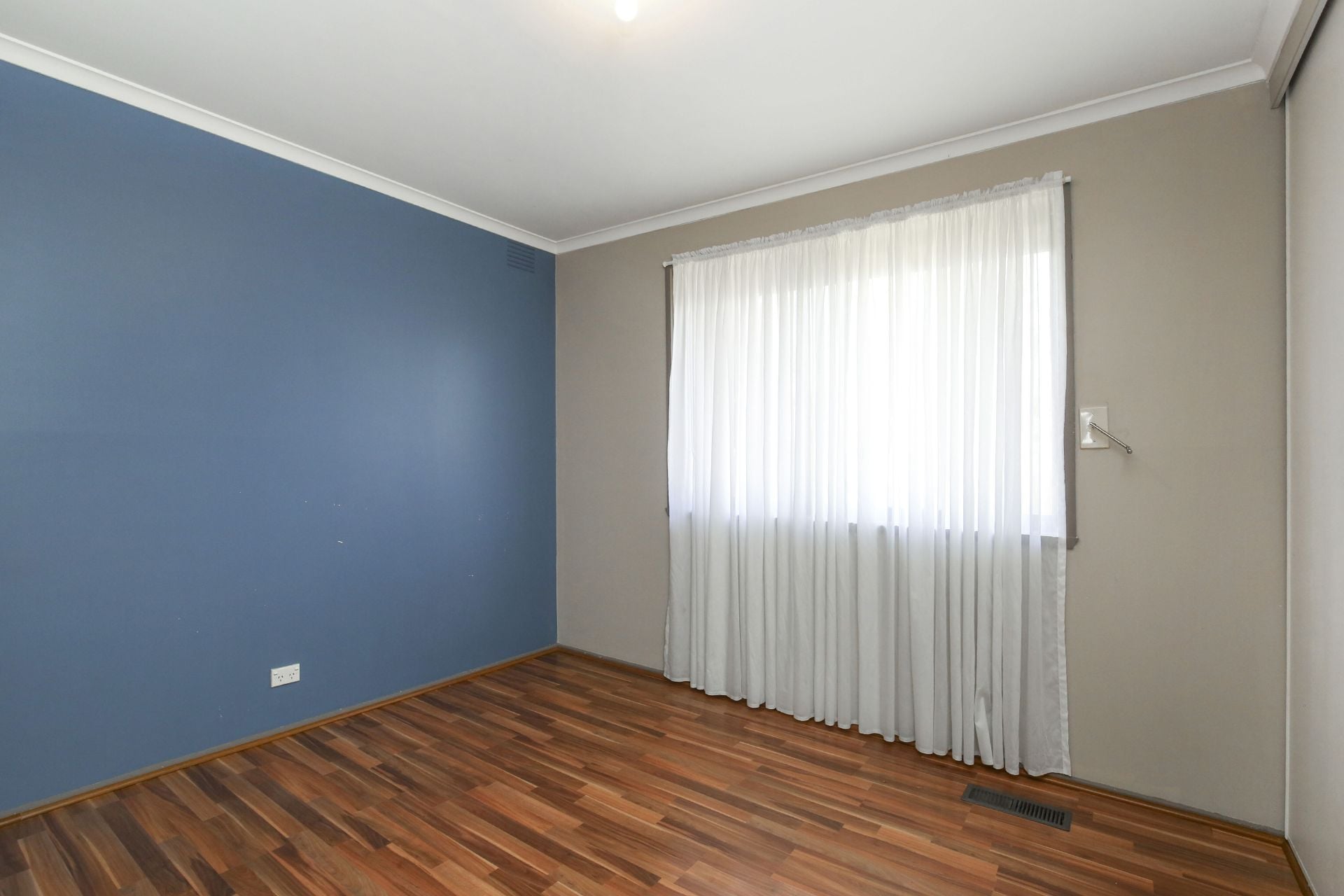 BRIGHT & LOVELY 3 BEDROOM HOME