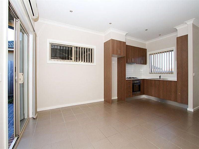 2/46 Crookston Road, Reservoir