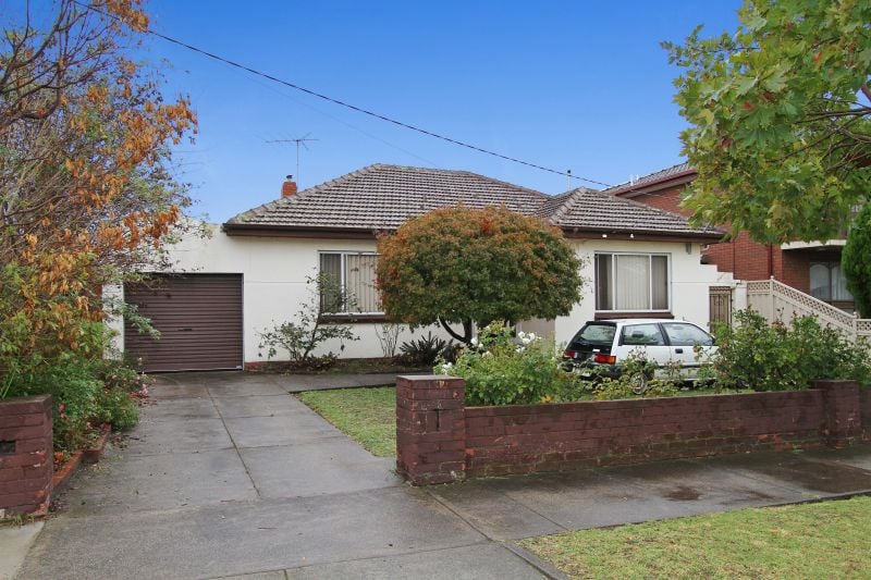172 Rathcown Road, Reservoir