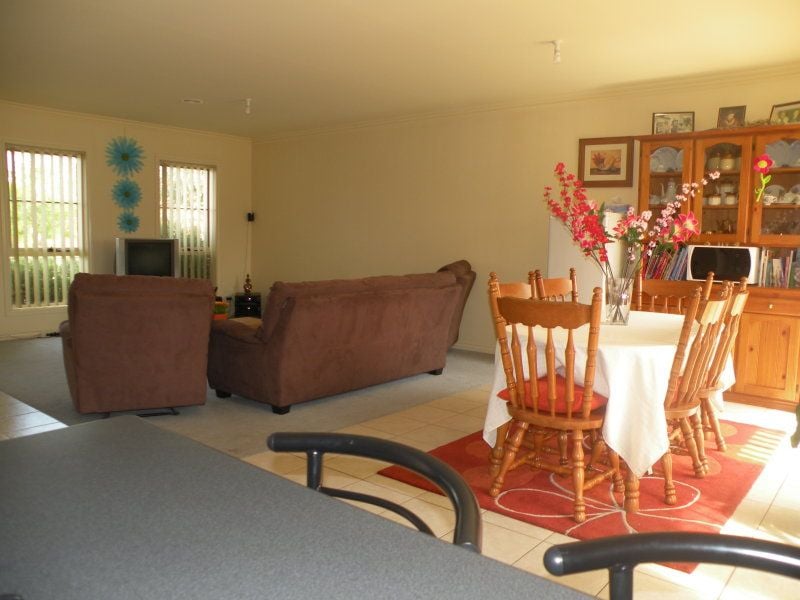 14 Trinity Way SOUTH MORANG, South Morang - Thumbnail 5