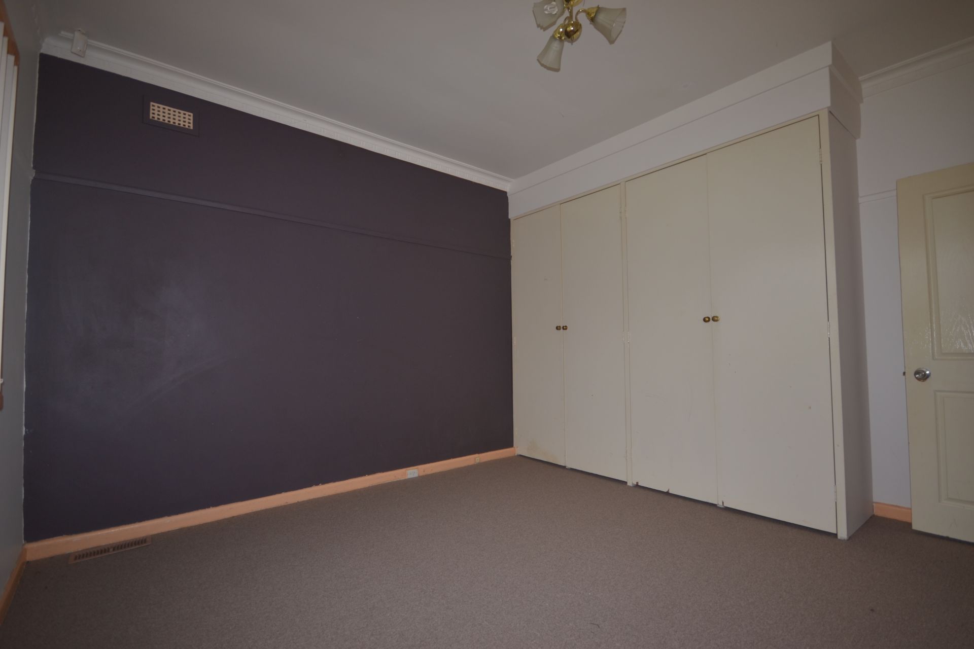 GREAT SIZE HOME IN AN EVEN BETTER LOCATION