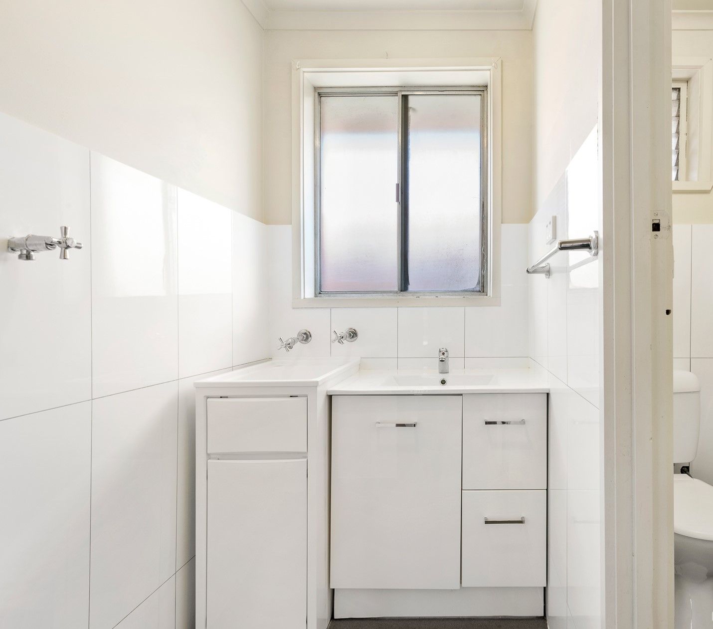 Affordable 2 Bedroom Unit with Courtyard