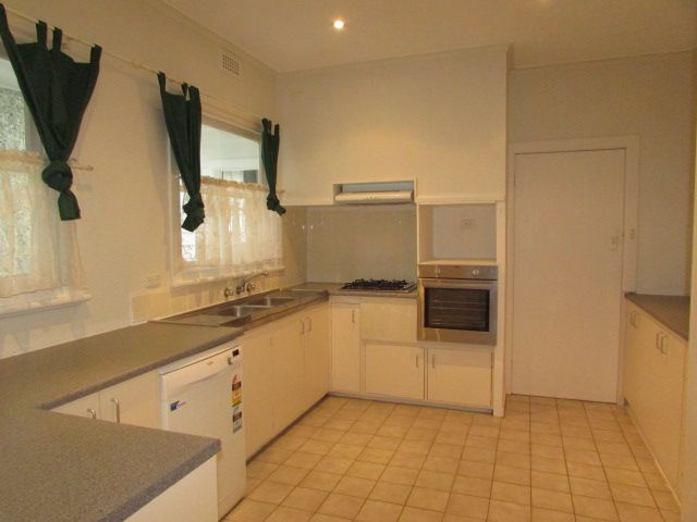 Right in the Heart of Rosanna, Located in the Viewbank College School & Primary zone