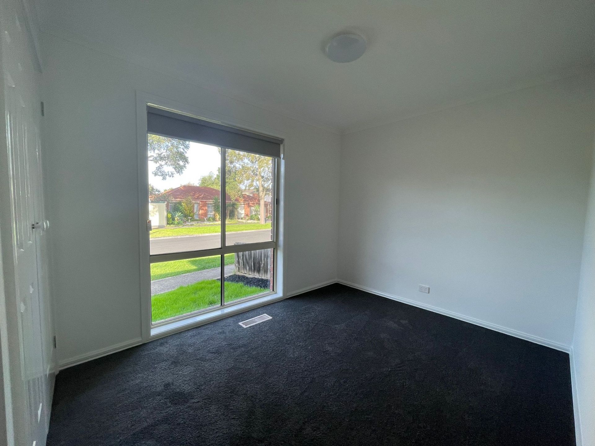 Affordable, Low Maintenance & Double Garage...