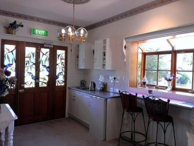 10 Deacons Close, CLAUDE ROAD, Claude Road - Thumbnail 7