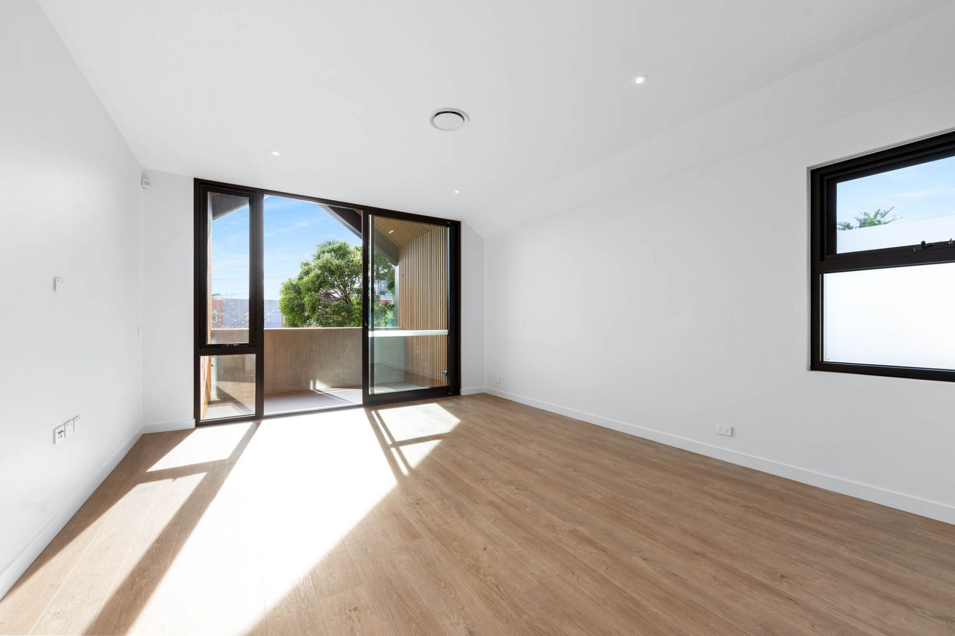 3/2a Kilwinning Court, St Kilda East - Thumbnail 4