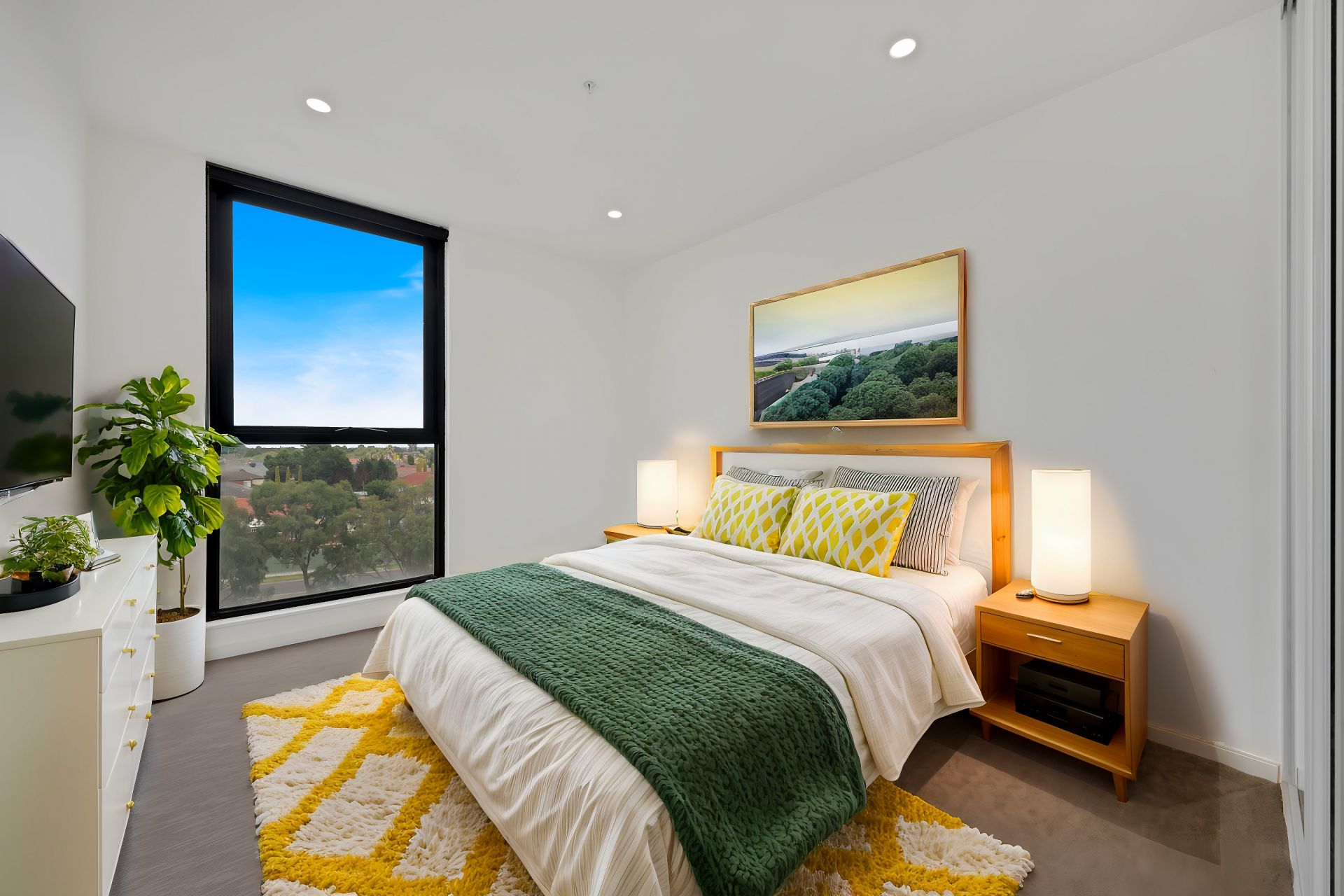 Top Floor Apartment with Stunning City Views
