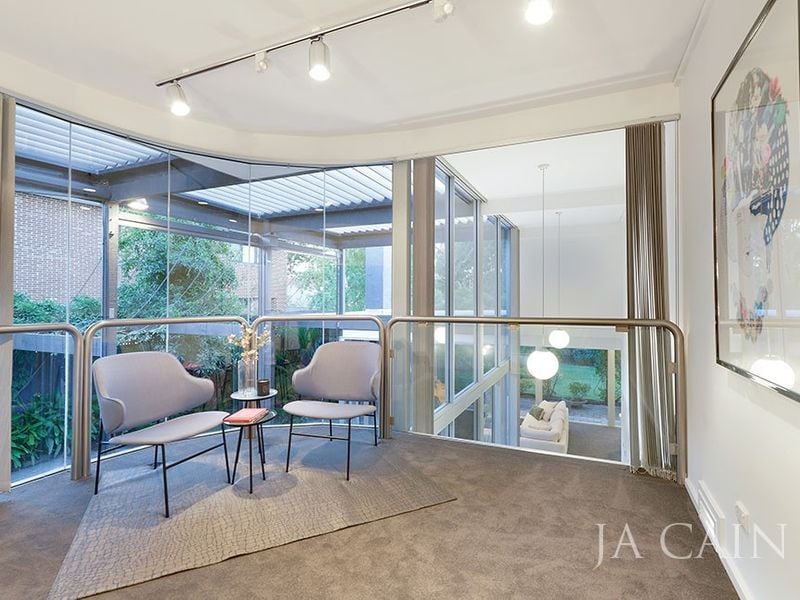 7 Malvern Avenue, GLEN IRIS J A CAIN Real Estate