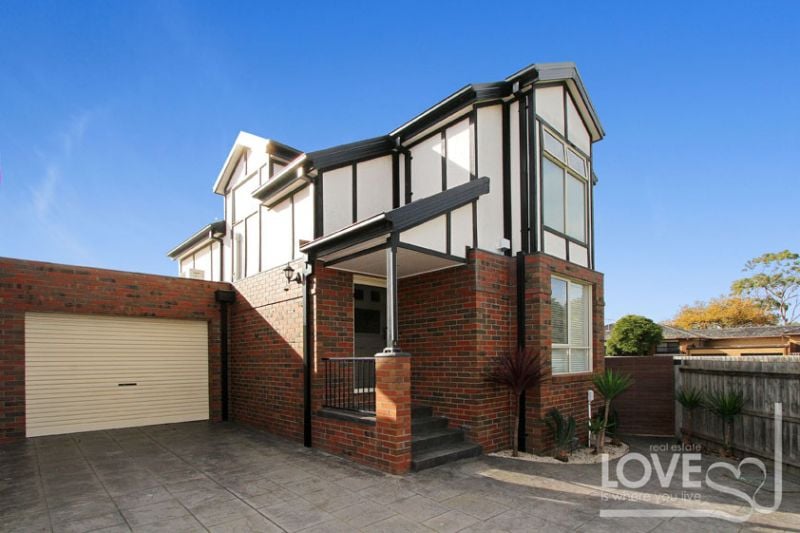 4/8 Jean Street, Reservoir