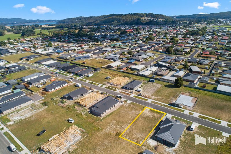 34 Ayrshire Avenue, Latrobe, Latrobe - Thumbnail 3