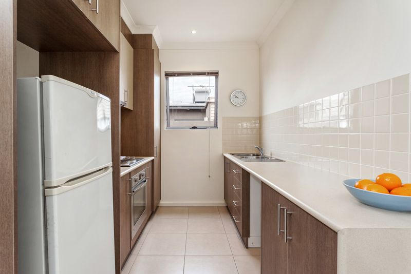 8/10 Rosamond Road, Footscray - Thumbnail 6