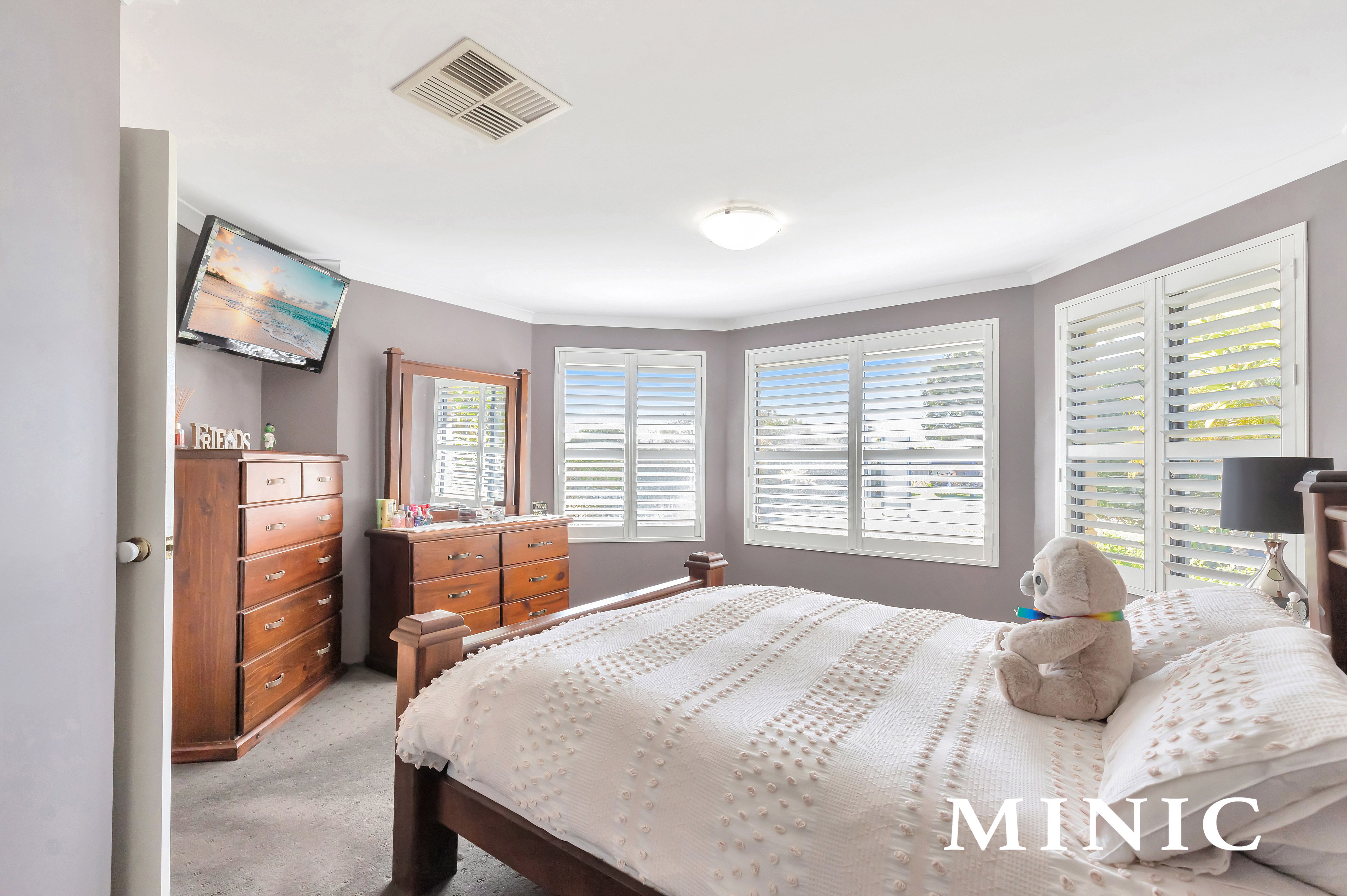 34 Charm Way, Atwell