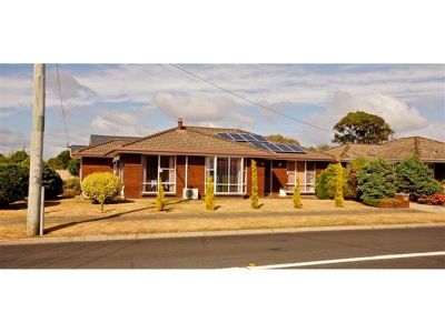 1/147 Gunn Street, DEVONPORT, Devonport - Thumbnail 2