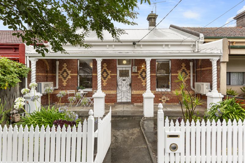 18 Livingstone Parade, Preston
