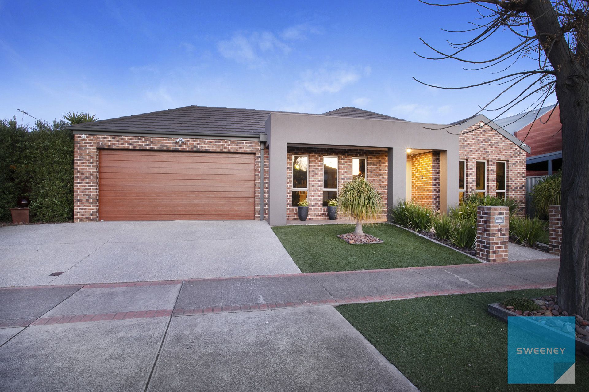 16 Great Barr Crescent, Caroline Springs - Thumbnail 3