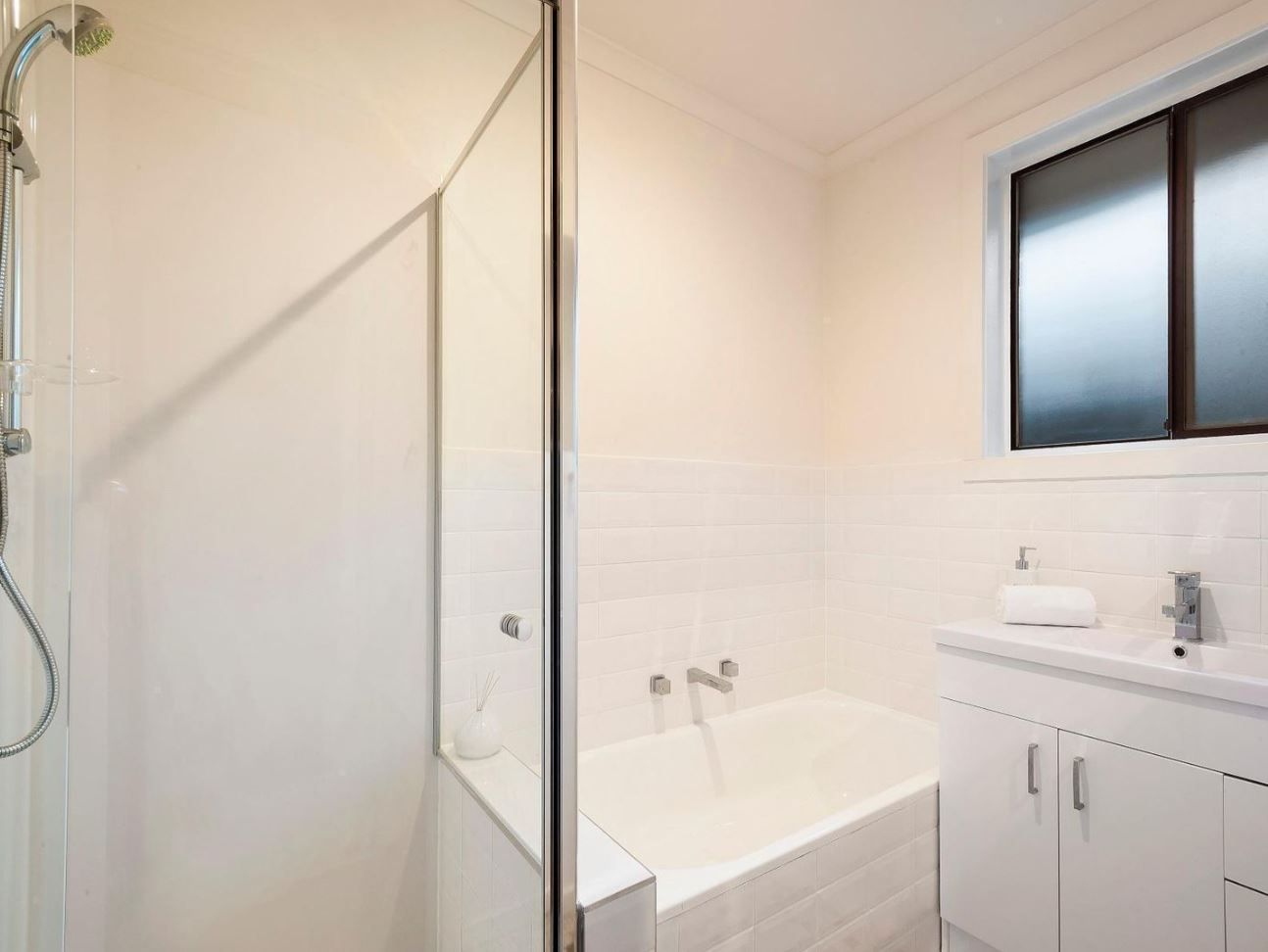 STYLISH & MODERN, LOW MAINTENANCE LIVING