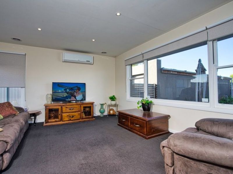 12 Coulter Street, Wendouree, Wendouree - Thumbnail 5