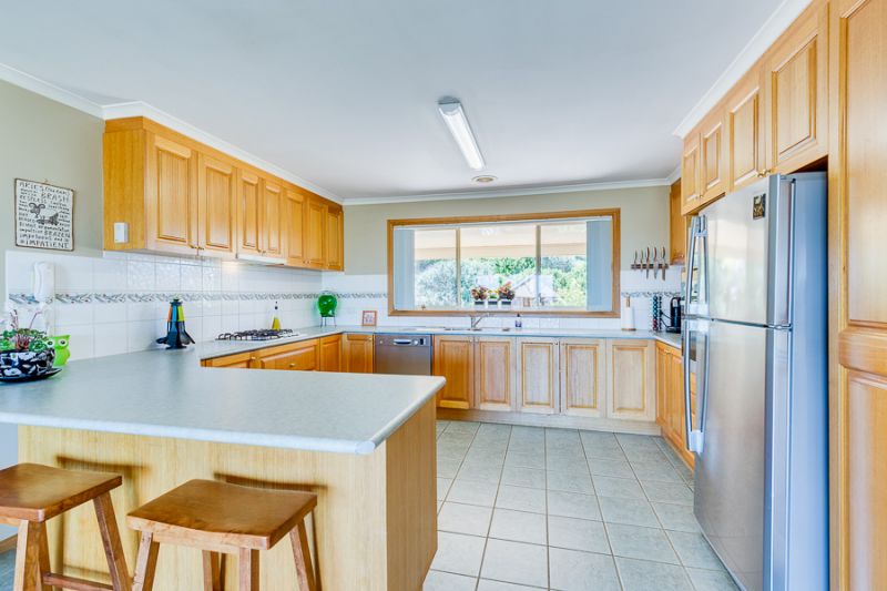 2 Manning Boulevard, Bacchus Marsh - Thumbnail 3