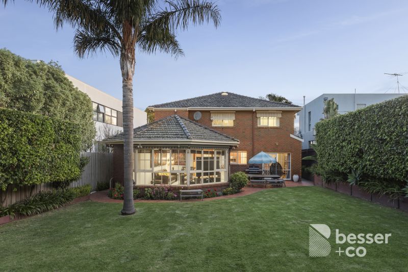 16 Sea View Street, Caulfield South - Thumbnail 3