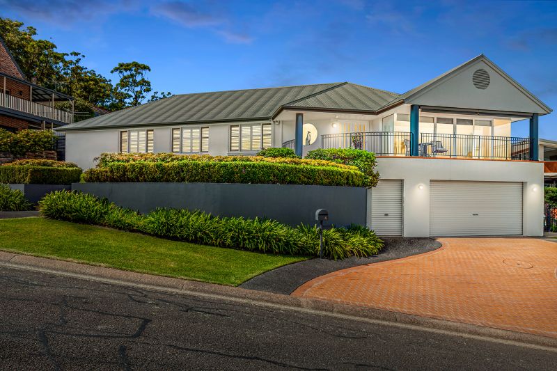 Real Estate For Sale 4 Chateau Place Eleebana , NSW