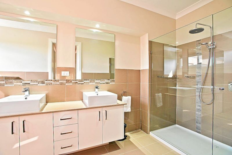 16 Carberry Drive, HOPETOUN PARK Sweeney Estate Agents