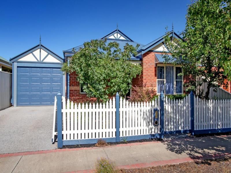 2 Risley Close, Caroline Springs - Thumbnail 2