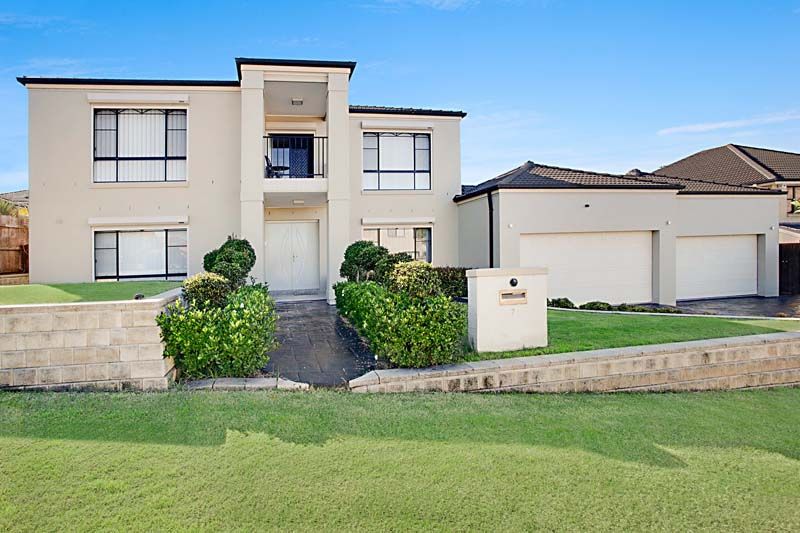 Real Estate For Sale 7 Homestead Circuit Macquarie Links , NSW