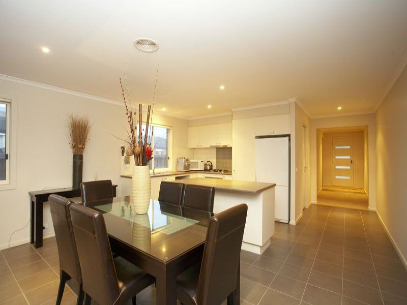 9 Windsong Way, Point Cook - Thumbnail 6