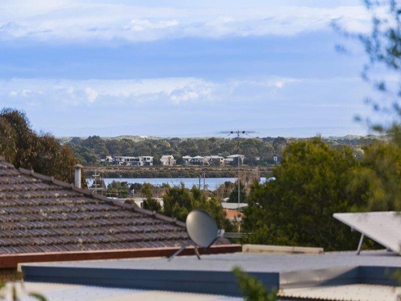 16 Roslyn Court OCEAN GROVE VIC, Ocean Grove - Thumbnail 2